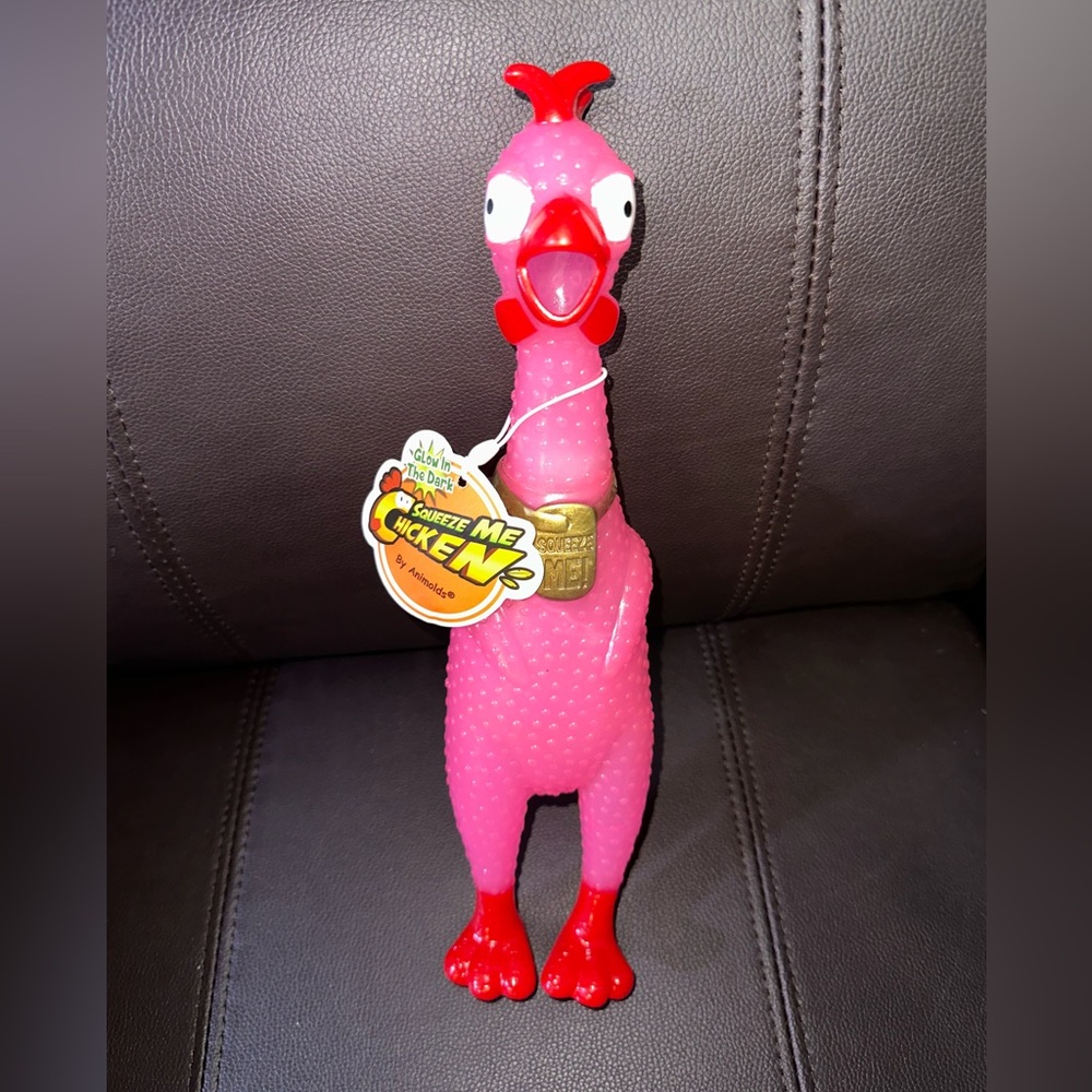 Animolds Hug Me Chicken Screaming Squawking 12” NEW !! Pet Toy Glow In The DARK